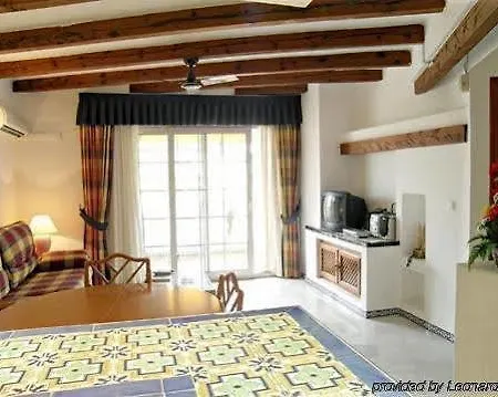 Ona Aldea Del Mar Торевьиа